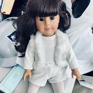 AMERICAN GIRL DOLL. No box.  Not original clothing.